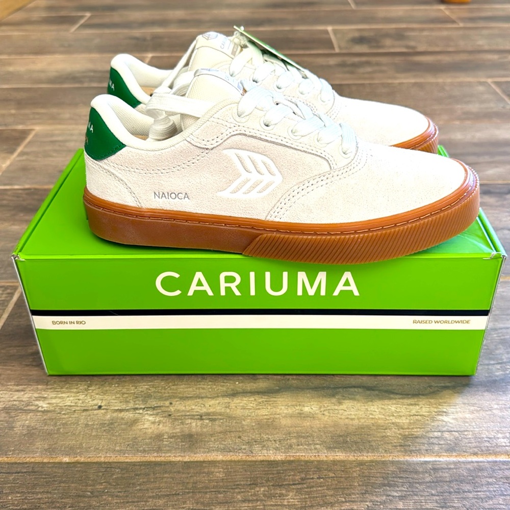 Cariuma Sneakers